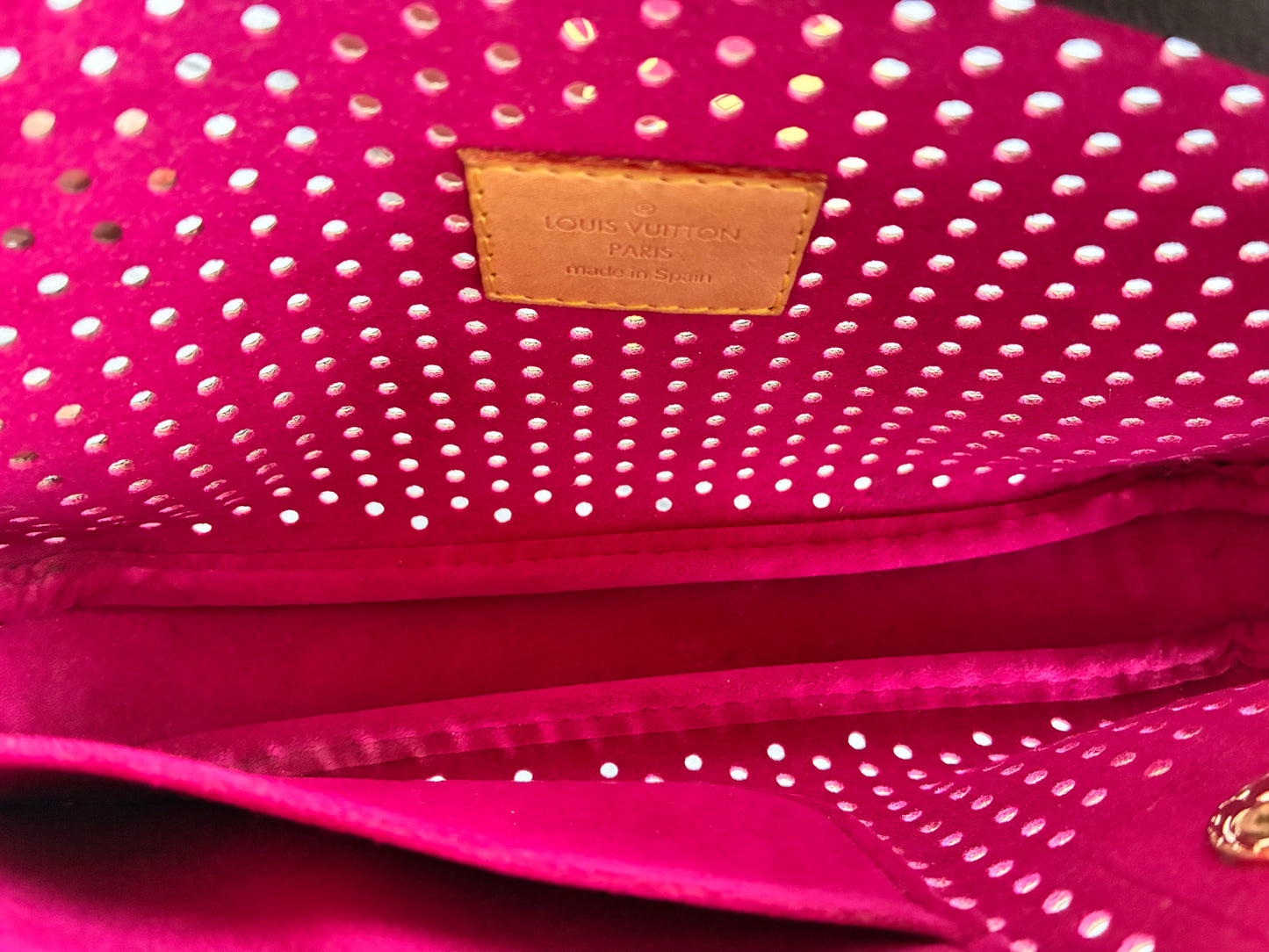 Pochette Perforated