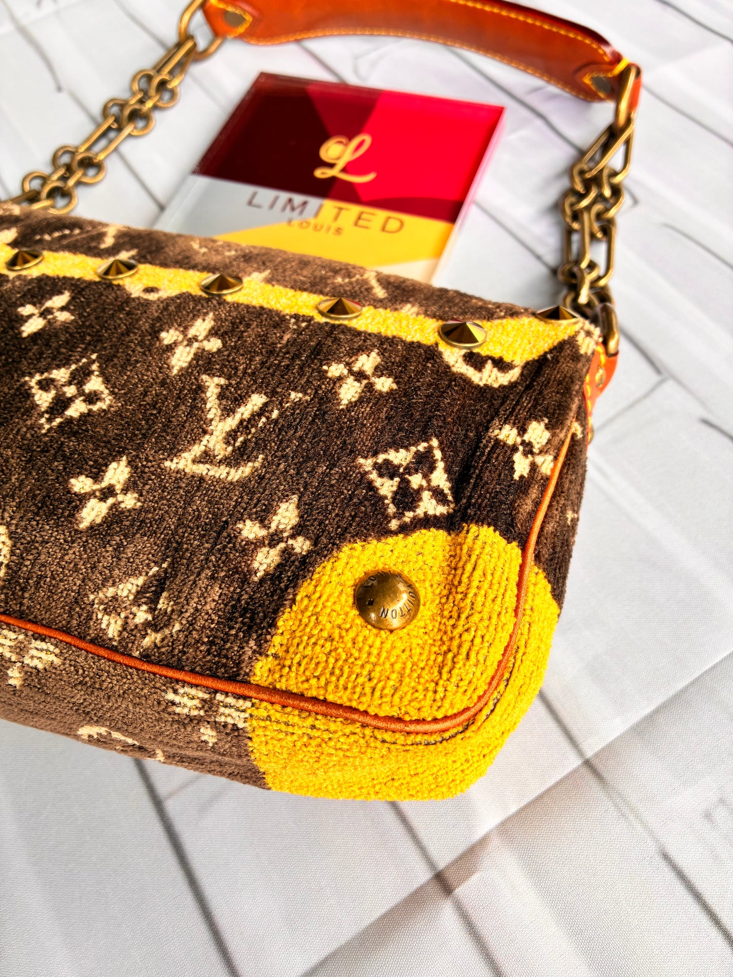 Pochette Trompe l oeil