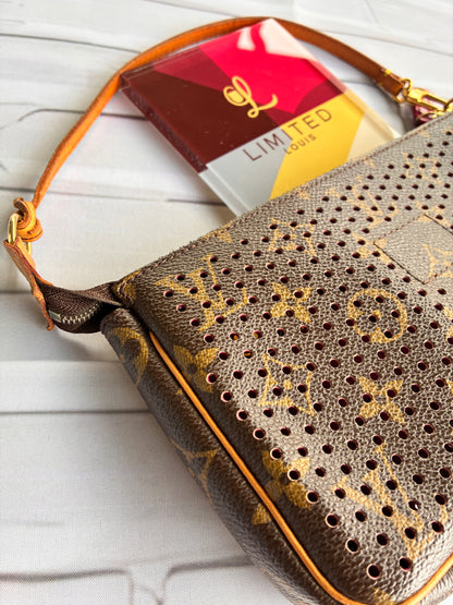Pochette Perforated
