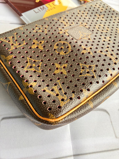 Pochette Perforated