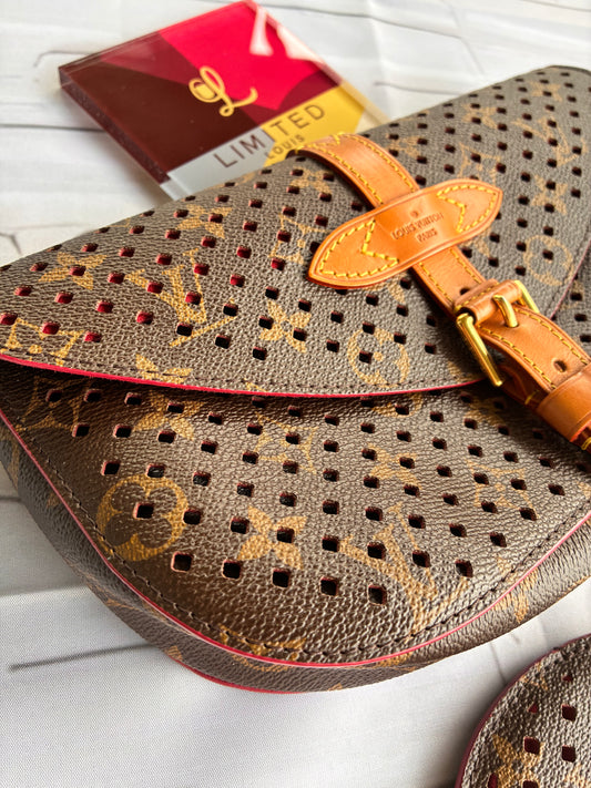 Clutch Saumur Perforated