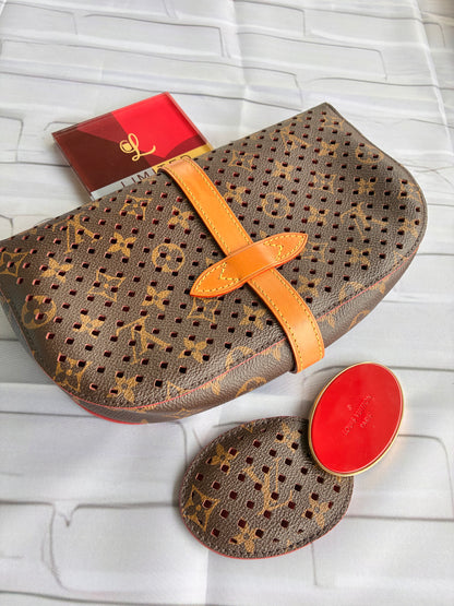 Clutch Saumur Perforated