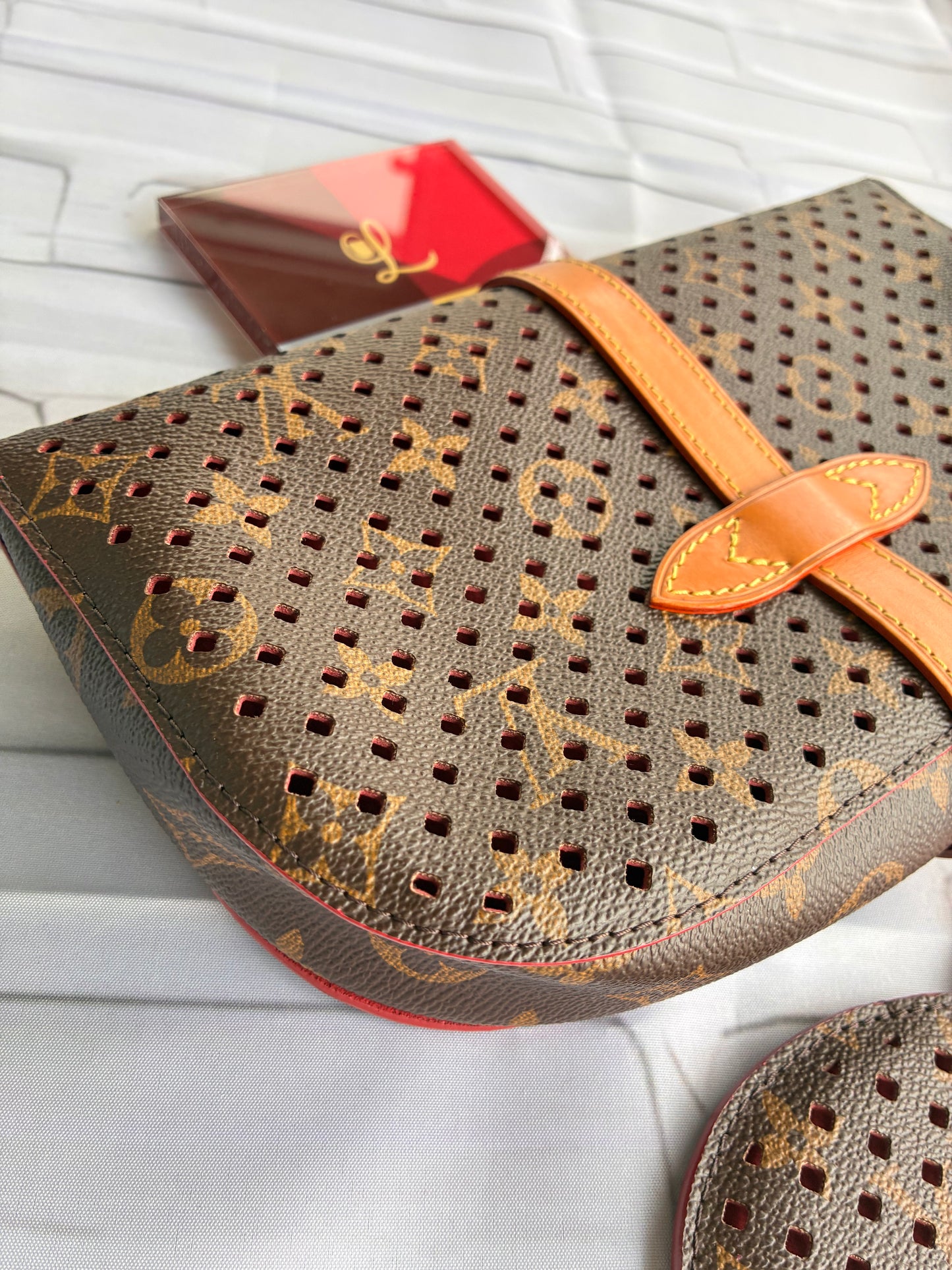 Clutch Saumur Perforated