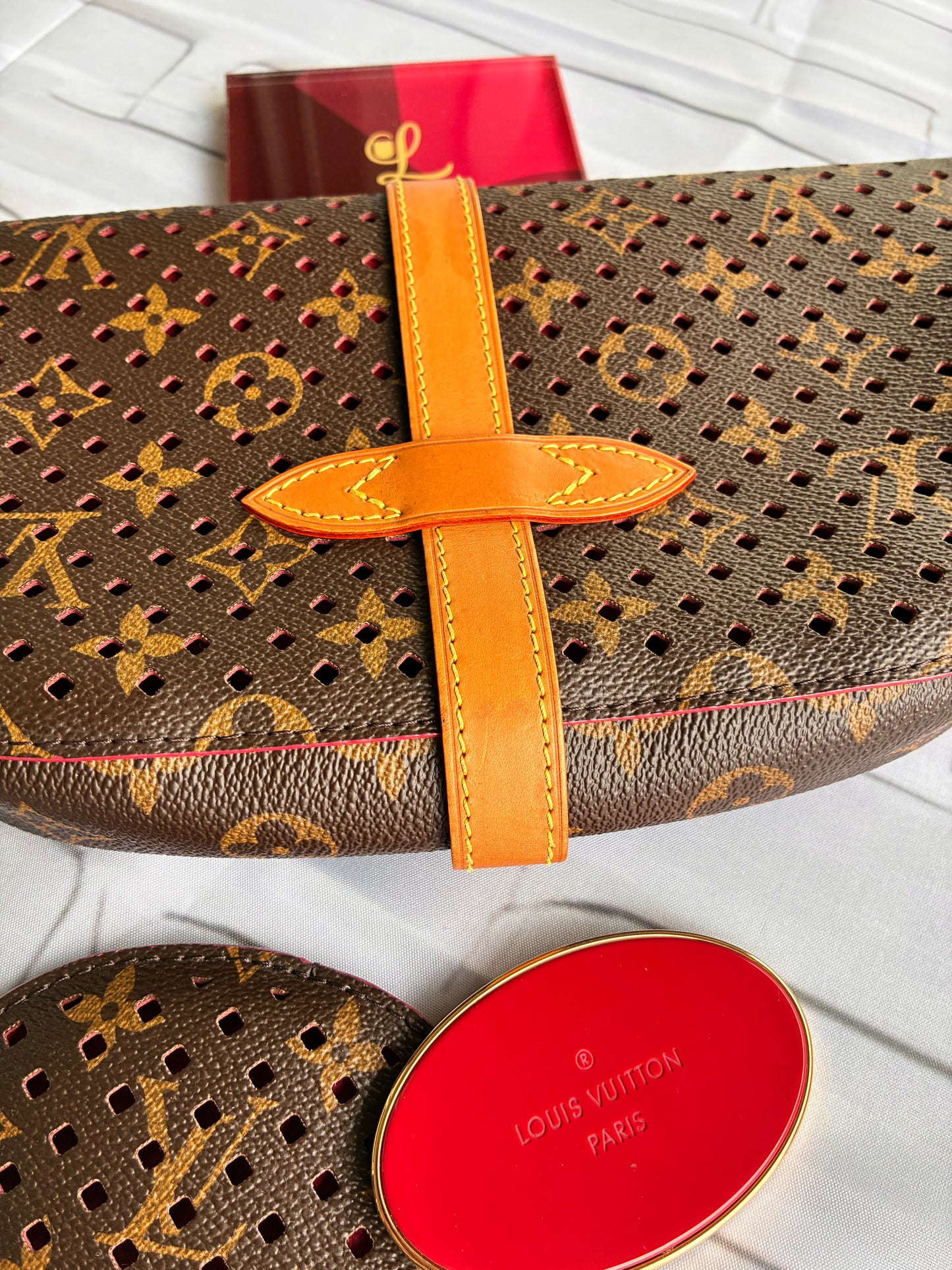 Clutch Saumur Perforated