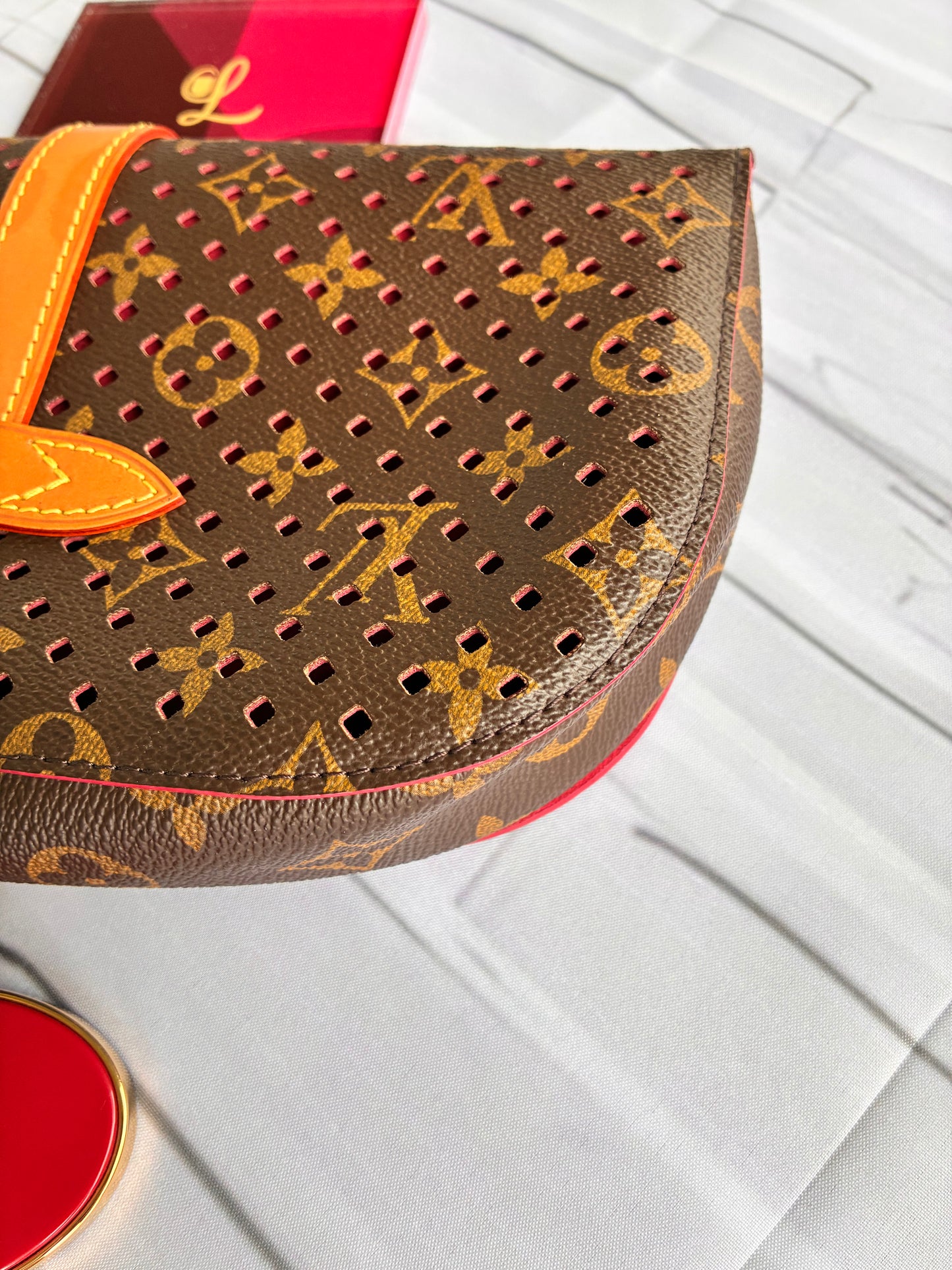 Clutch Saumur Perforated