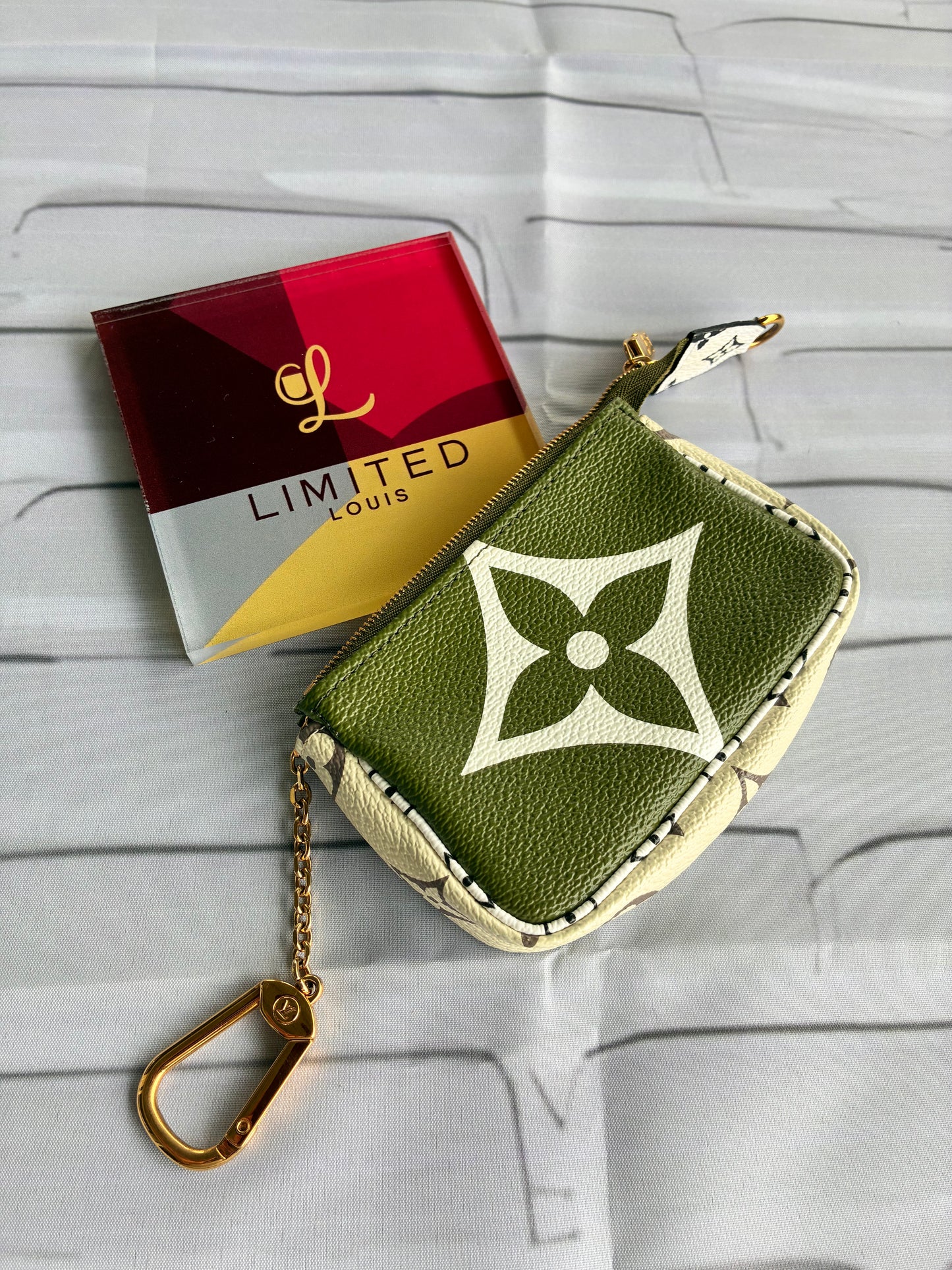 Mikropochette Giant Khaki