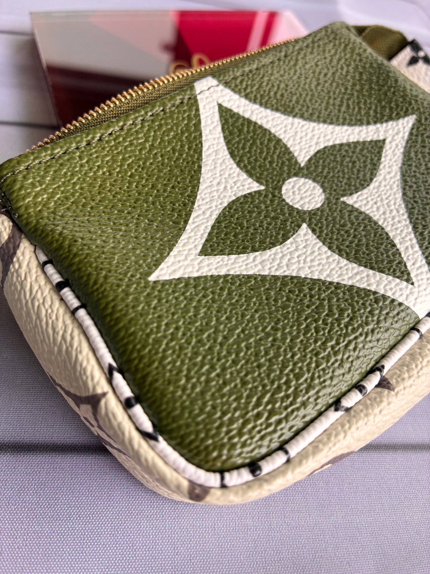 Mikropochette Giant Khaki