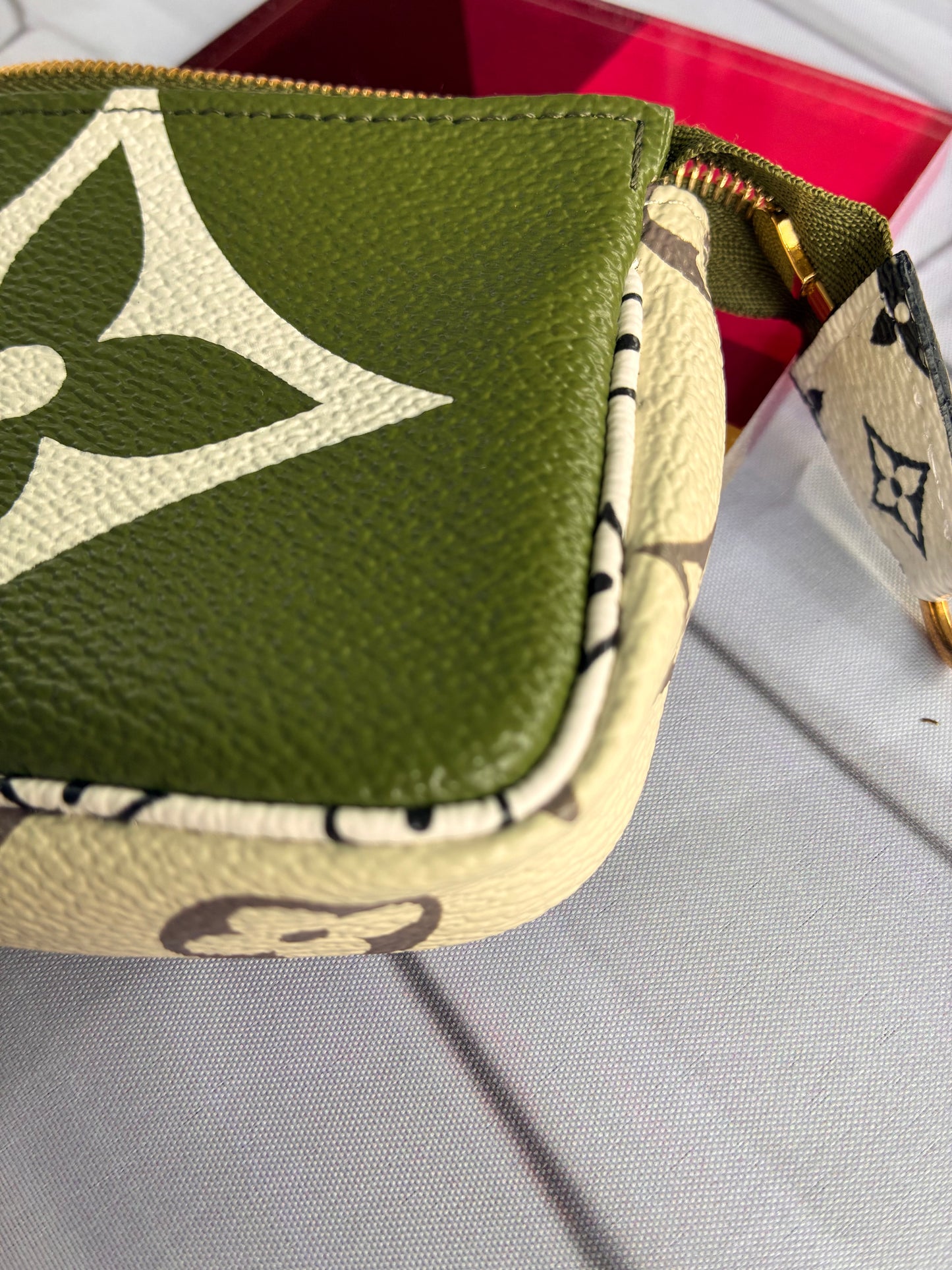 Mikropochette Giant Khaki